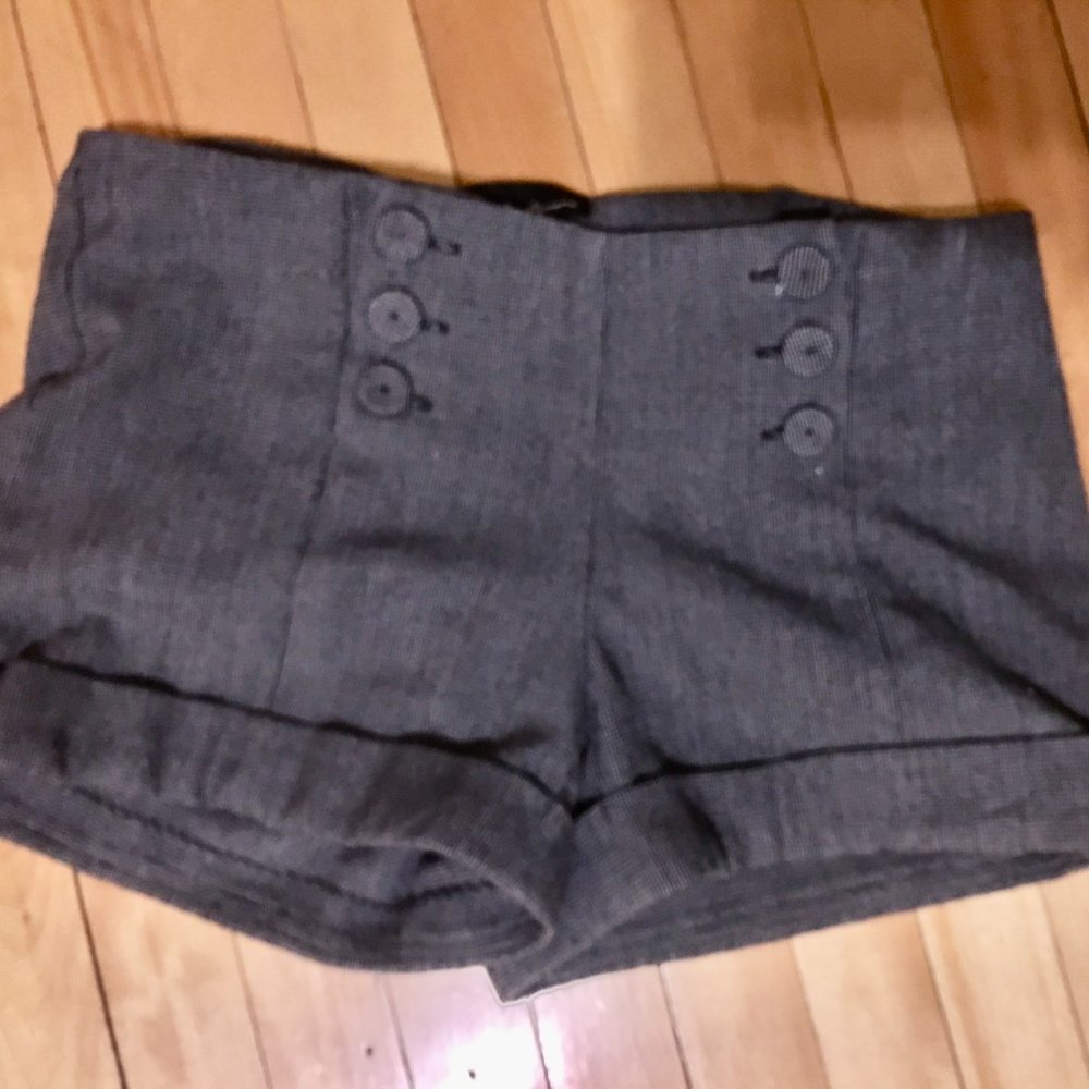 Wool houndstooth shorts